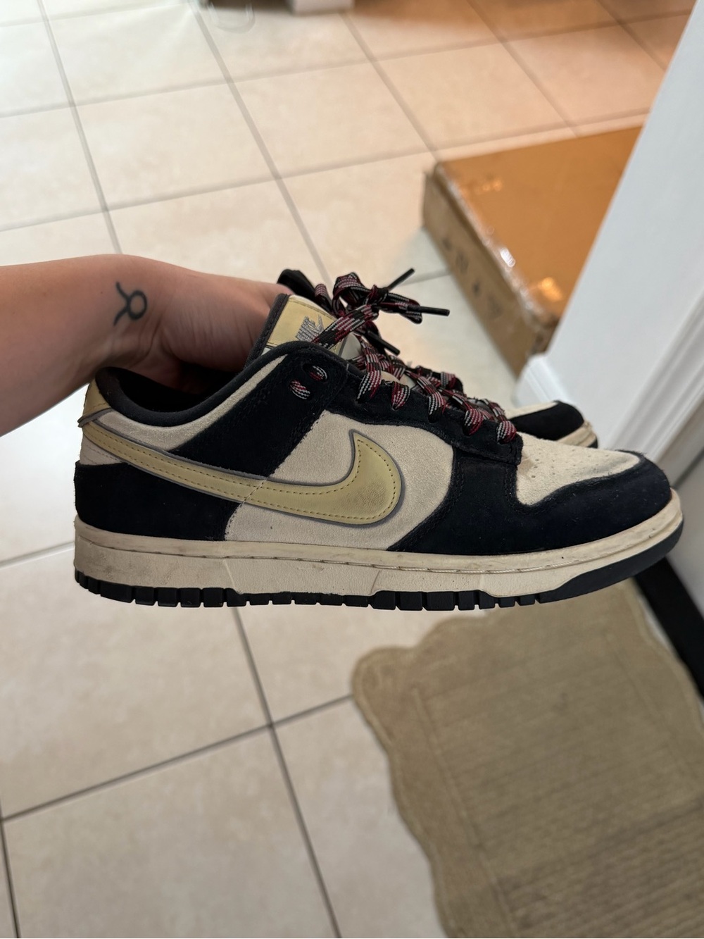 Nike Dunk Low 7.5W - Black & Cream